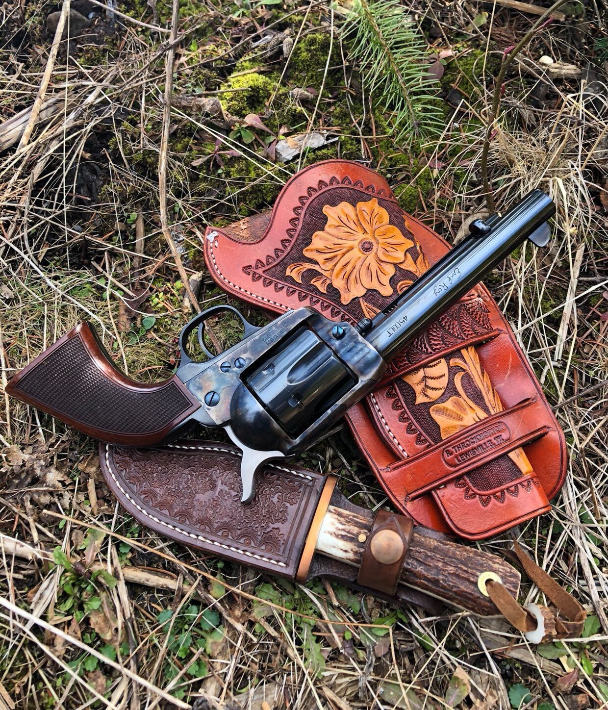 MC Knifemaker knife outdoors